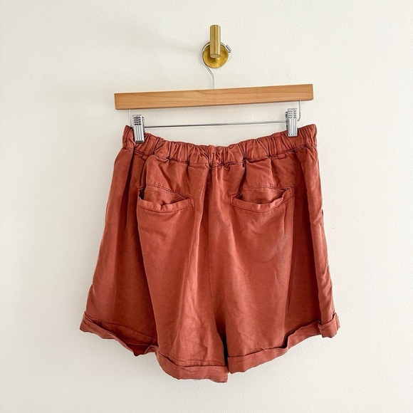 Universal Thread Warm Brown Shorts - Picture 2 of 7